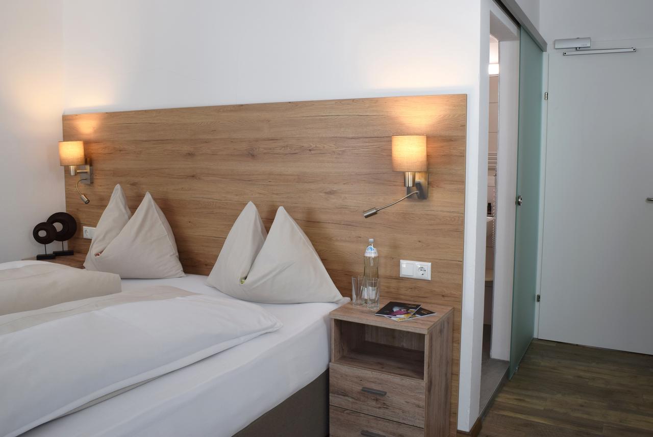 Hotel Kronenhirsch Russbach am Pass Gschuett Luaran gambar
